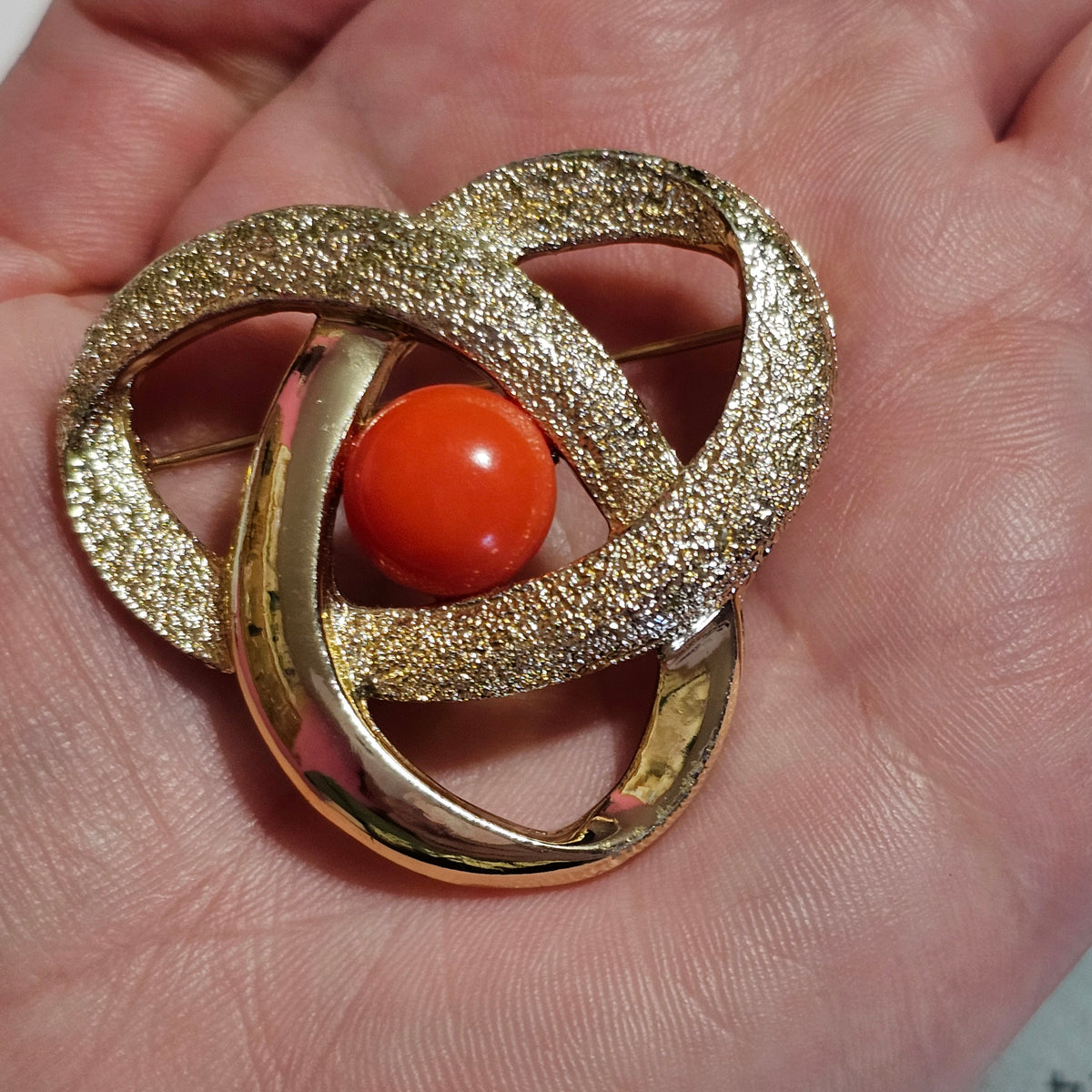Sarah Coventry Textured Swirled Orange Center Stone Signed Vintage Brooch Pin