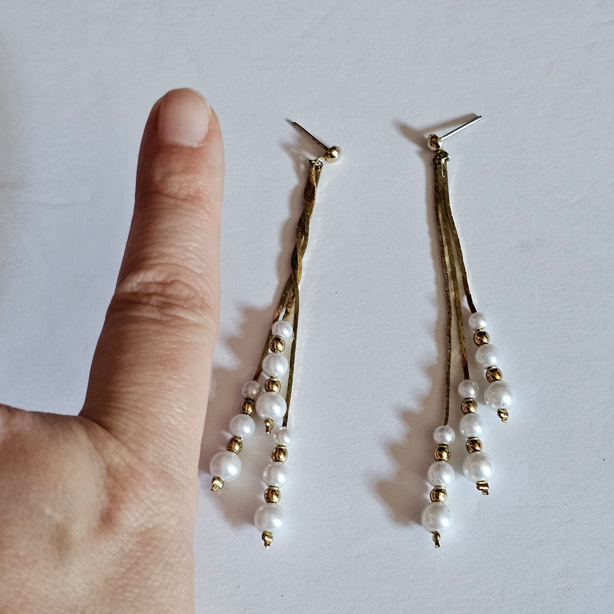 Classy Gold-tone Faux Pearl Dangle Pierced Earrings Vintage