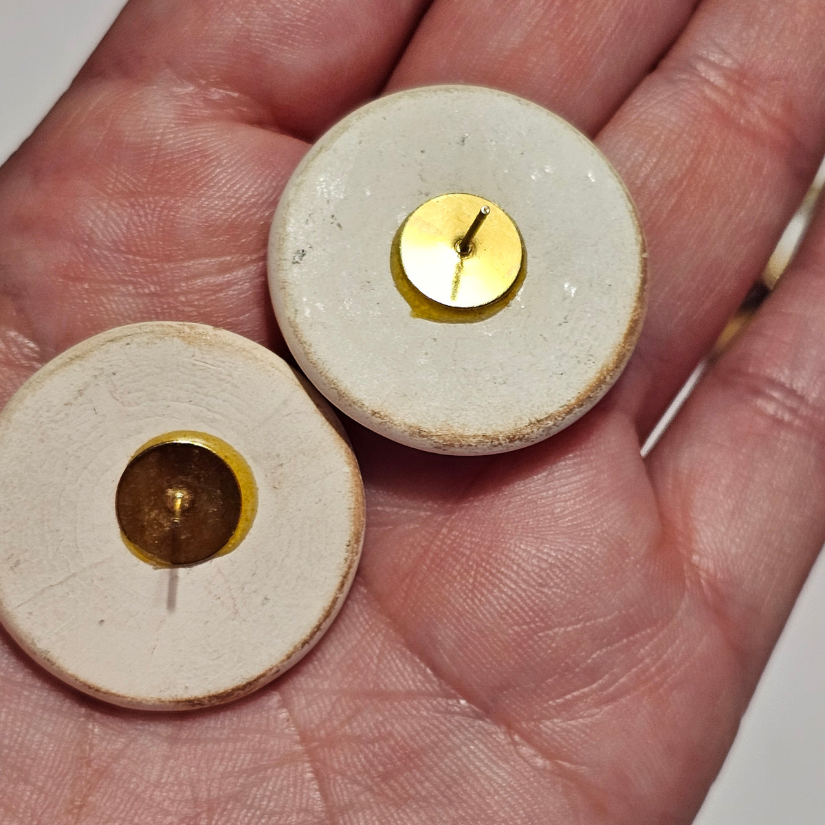 Round White Button Silver-tone Abstract Painted Pierced Earrings Vintage