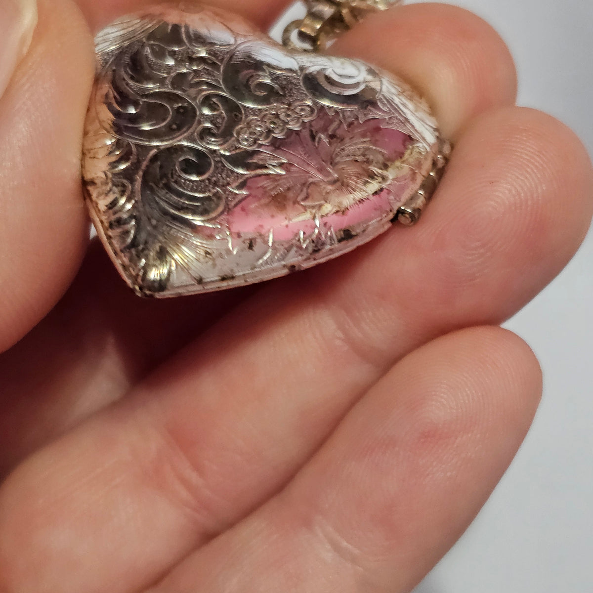 Engraved Swirl Floral Puffy Silver-tone Heart Long Chain 1928 Necklace 90s Vintage