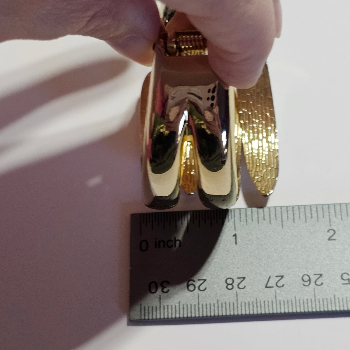 Gold-tone Claw Clamper Bracelet Chunky Hinged Modern Vintage