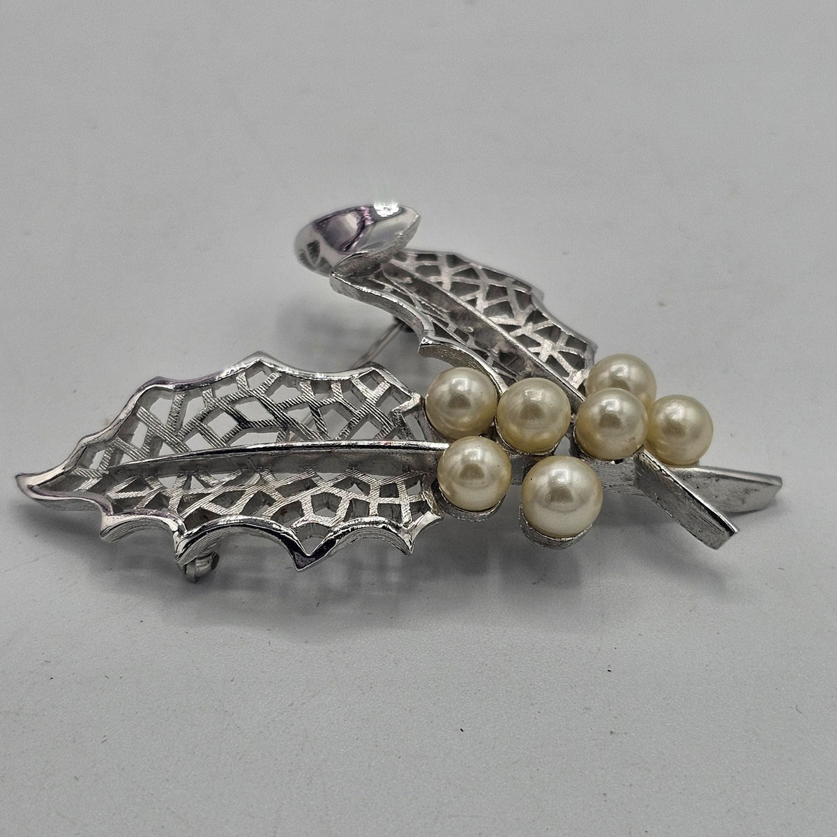 Vintage Crown Trifari Silver-Tone Holly Leaf Brooch Filigree Faux Pearls Holiday