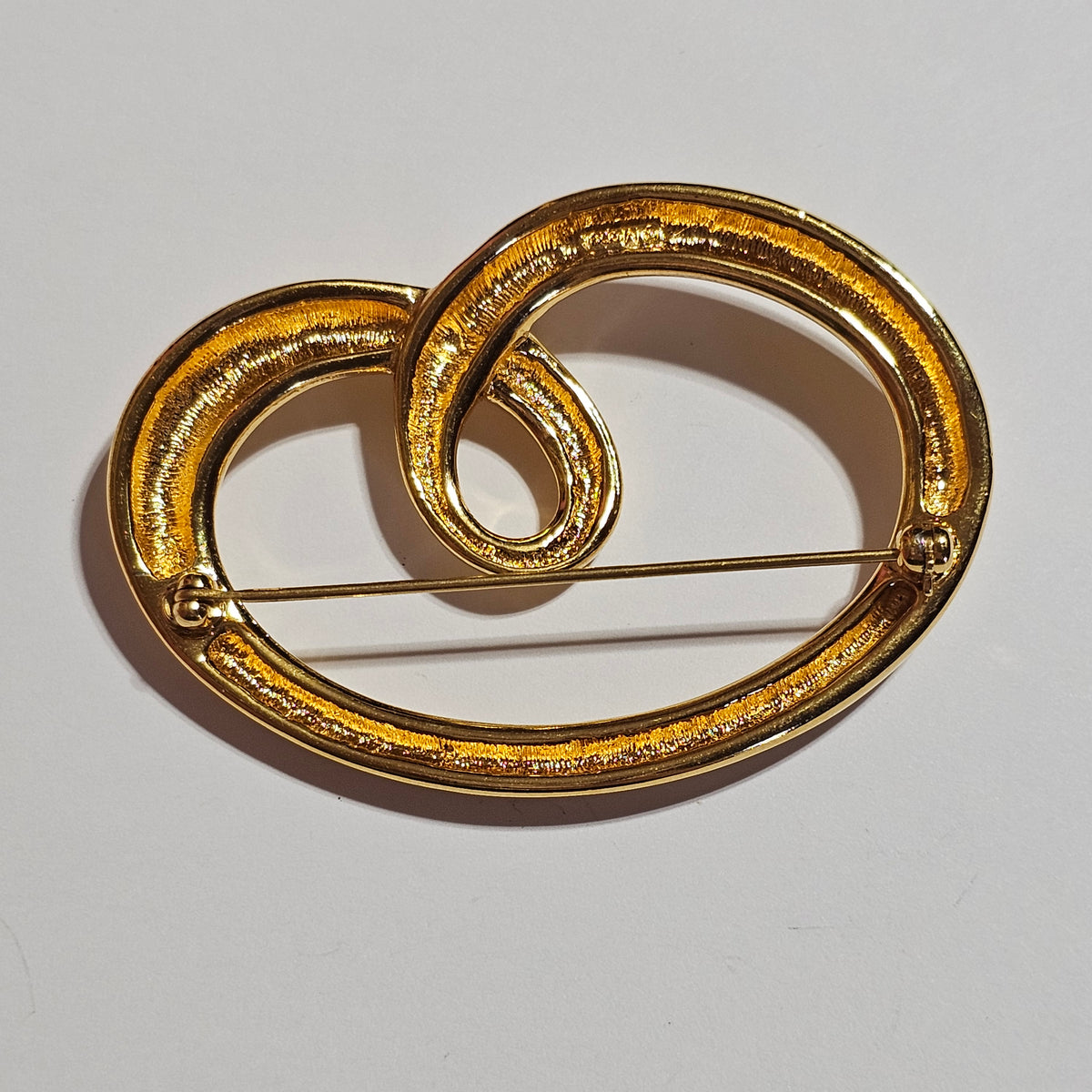 Modern Design Gold-tone Brooch Signed Monet Vintage