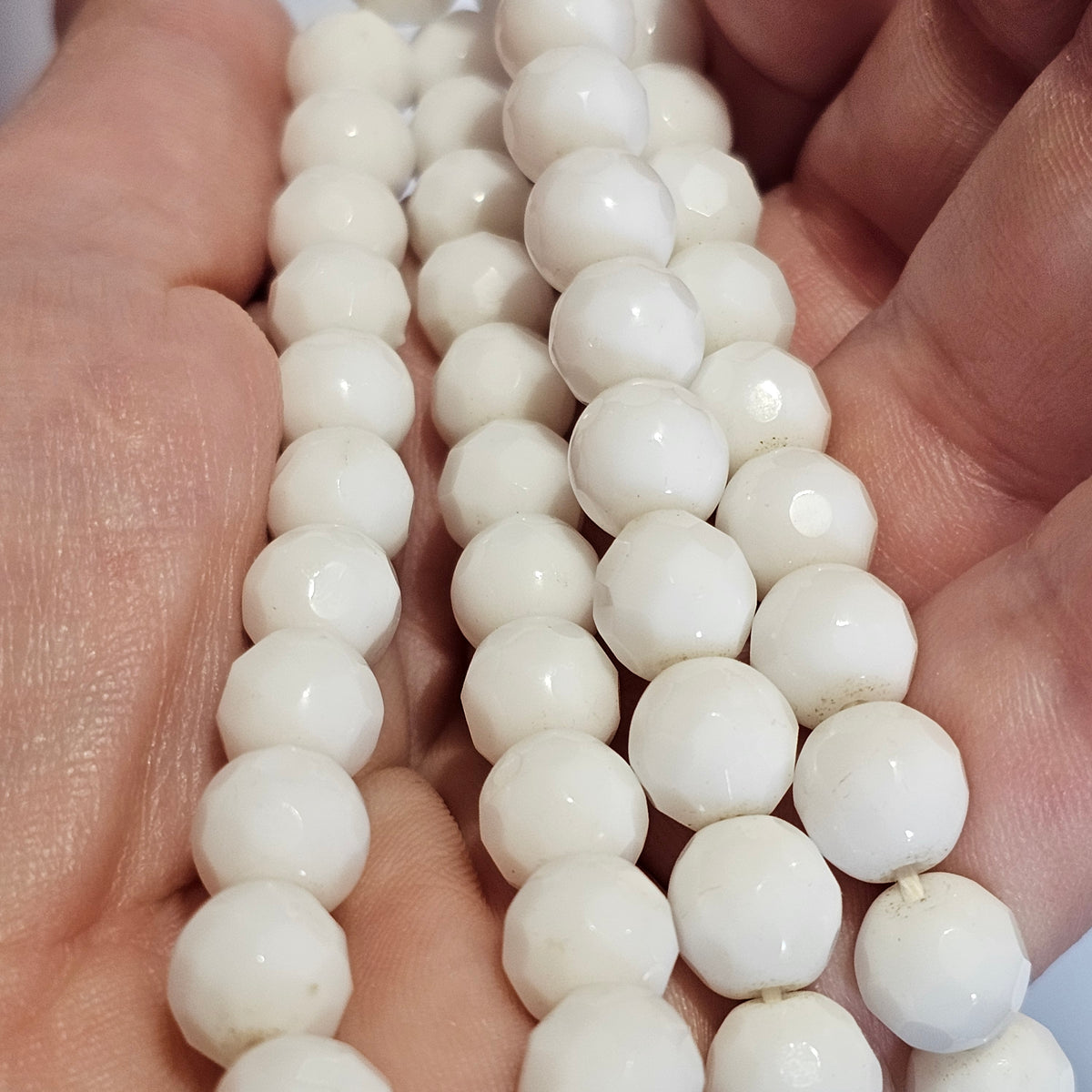 White Faceted Glass Beaded Necklace Sea Shell Clasp Necklace Vintage
