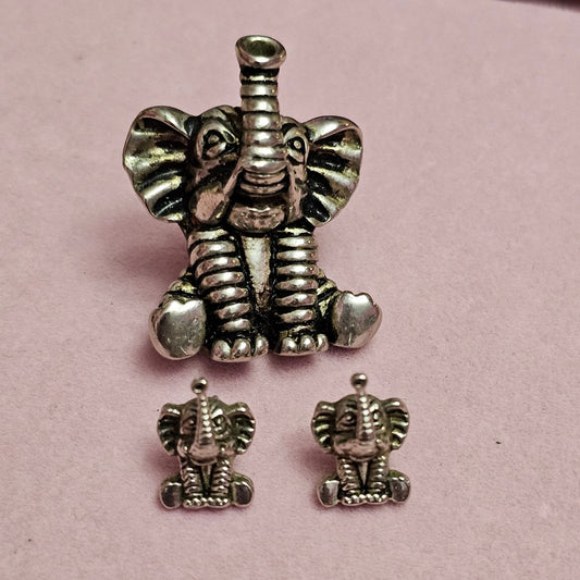 (736) Elephant Brooch Pendant Pierced Earrings Silver-Tone Metal Adorable