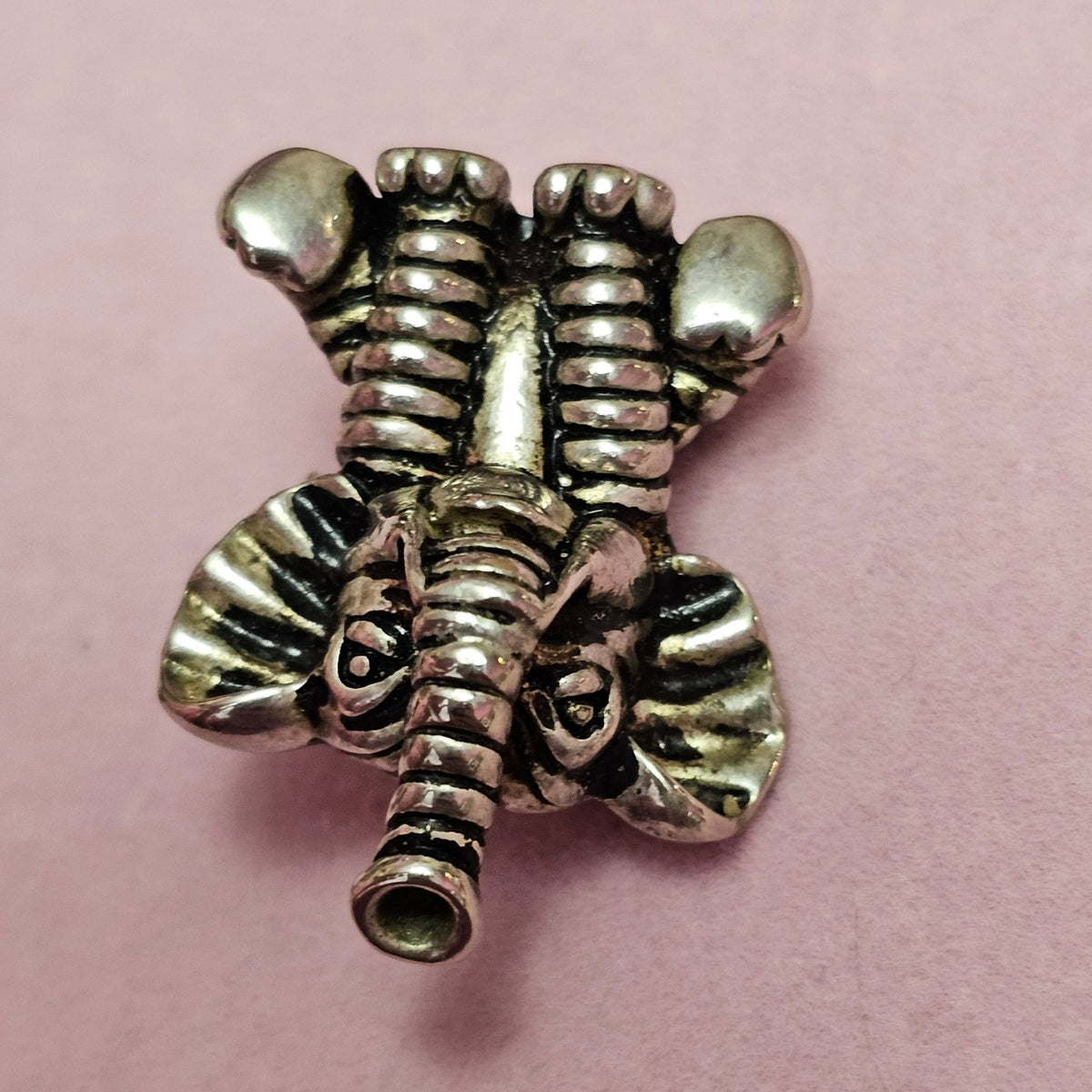 (736) Elephant Brooch Pendant Pierced Earrings Silver-Tone Metal Adorable