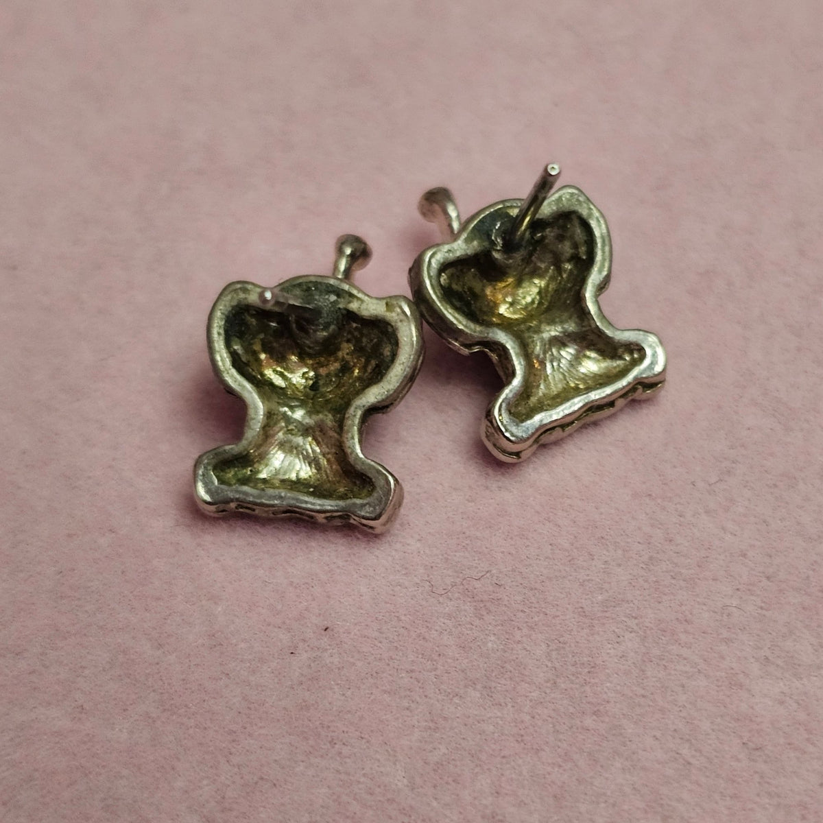 (736) Elephant Brooch Pendant Pierced Earrings Silver-Tone Metal Adorable