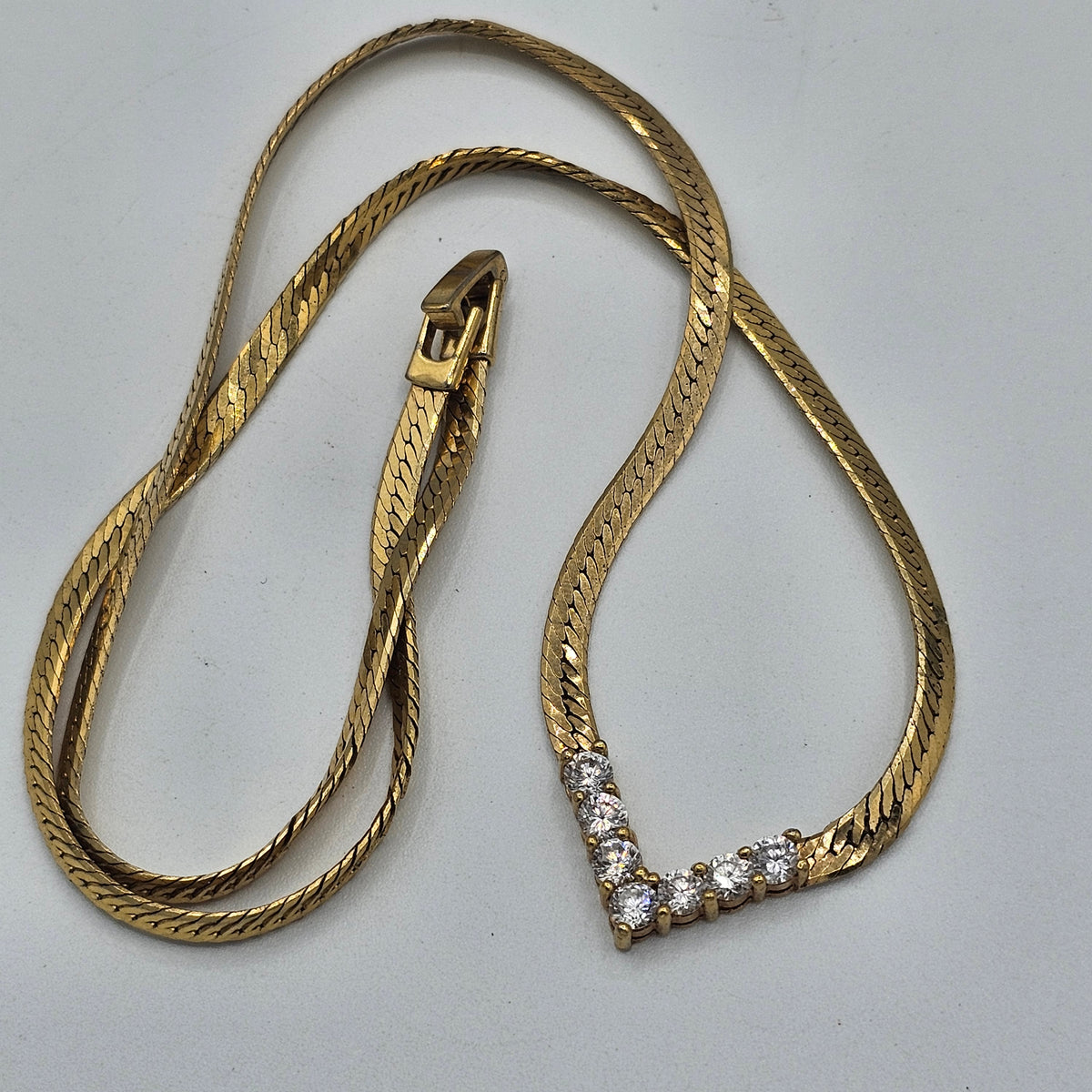 Classic Gold-tone Herringbone Chain Rhinestone V Drop Vintage Necklace