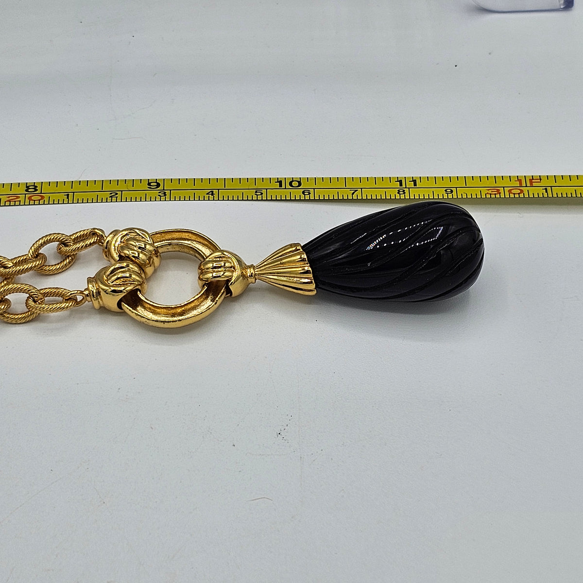 Gorgeous Designer Textured Link Chain Gold-tone Black Glass Twisted Teardrop Pendant Vintage