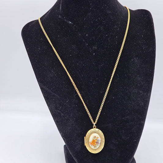 Floral Cameo Locket Gold-tone Pendant Necklace Victorian Style Vintage 20in
