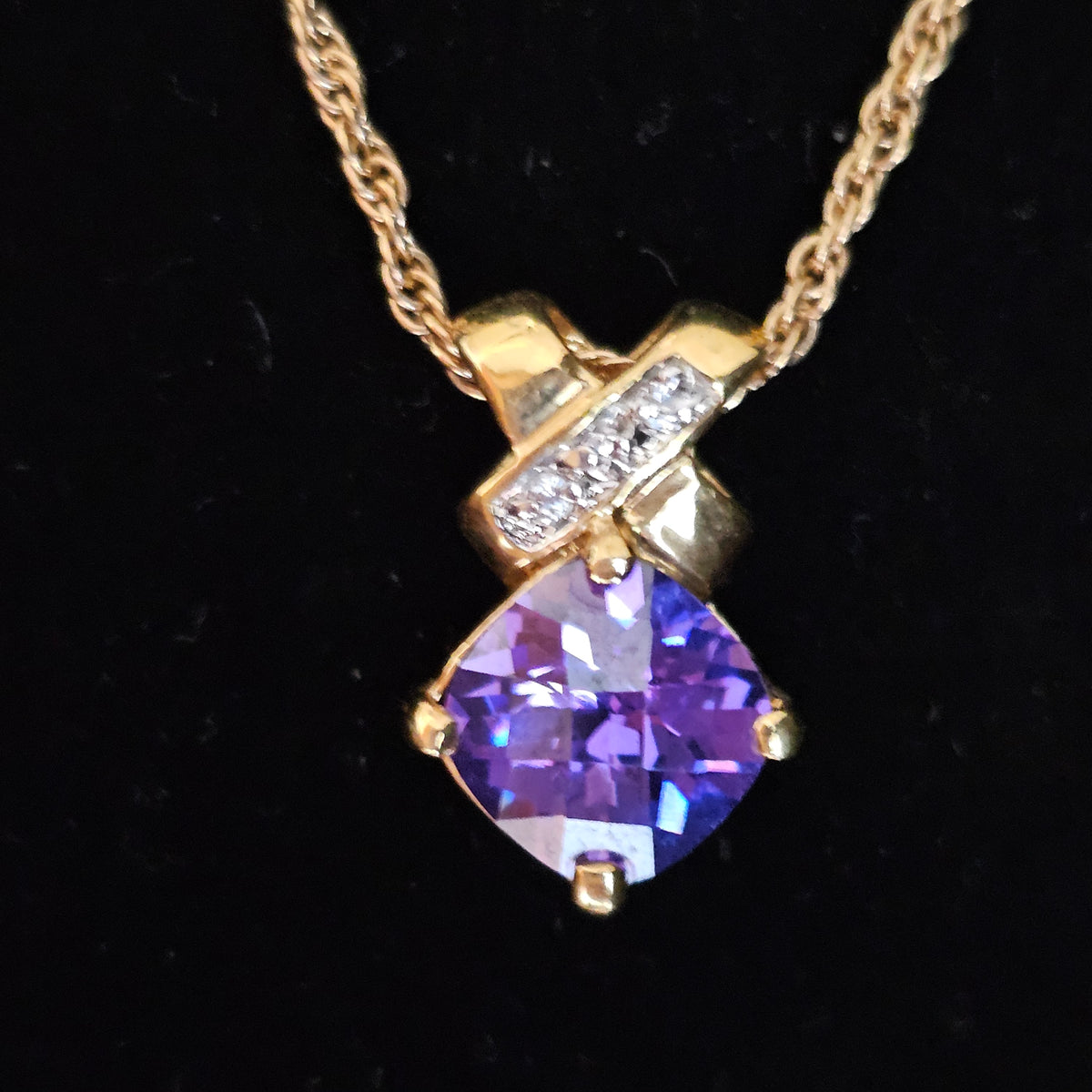 Gorgeous Gold-tone Rope Chain Amethyst Glass Square Stone Pendant Vintage Classic