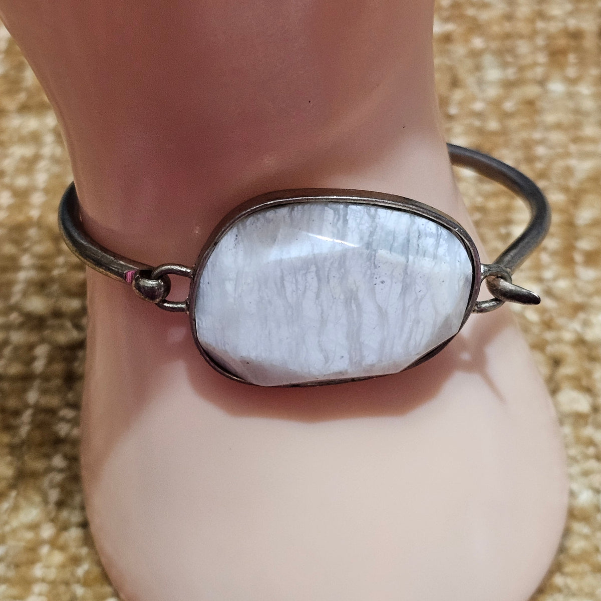 Natural Faceted Cut Stone Silver-tone Hinged Coil Bracelet Y2K Vintage