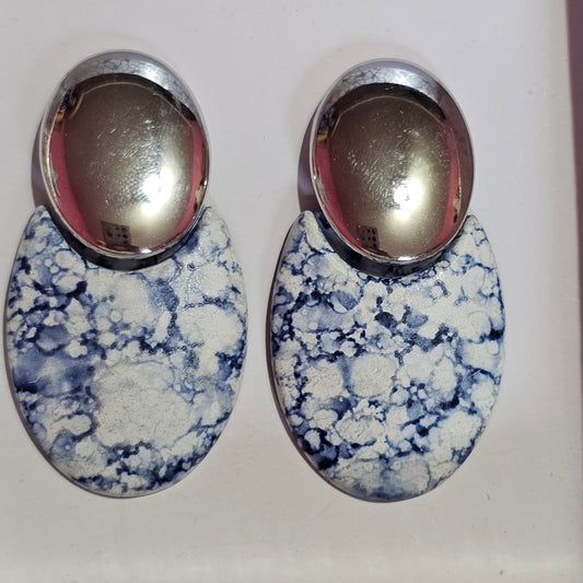 White Blue Spackled Oval Dangle Pierced Earrings Vintage 80s