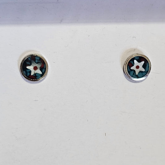 Small Post Back Pierced Earrings Star Center Inlay Southwestern 90s Style Vintage