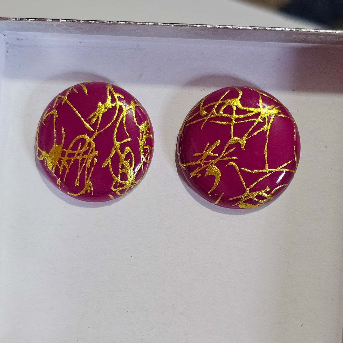 Fuchsia Round Gold Splatter Pierced Earrings 90s Y2K Vintage