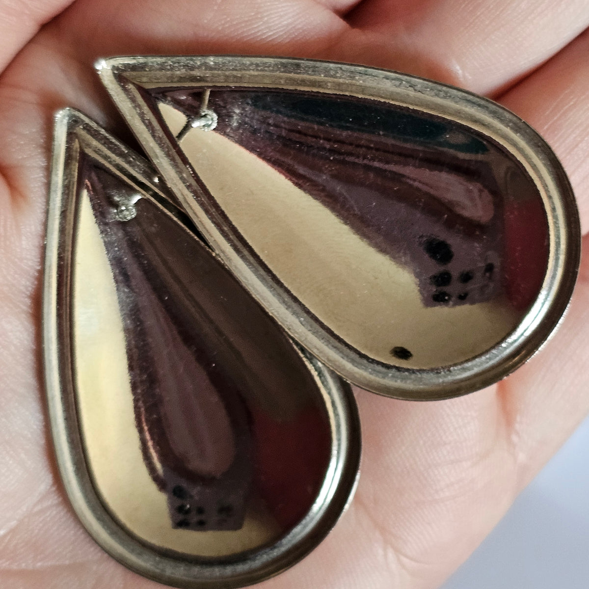 Black Cream Enamel Big Teardrop Pierced Earrings 80s Striped