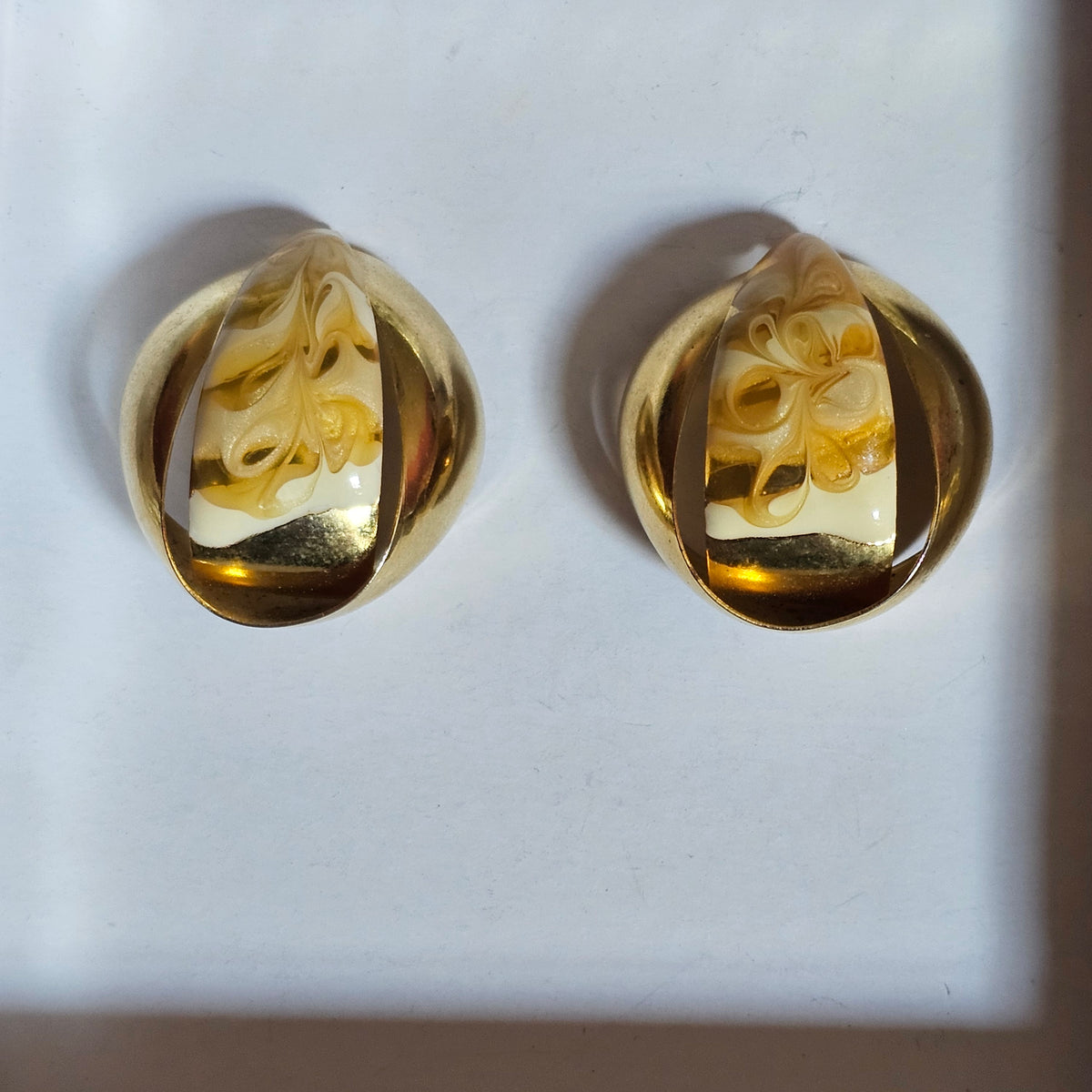 Gold-tone Enamel 90s Curved Earrings Pierced Vintage Yellow Swirl