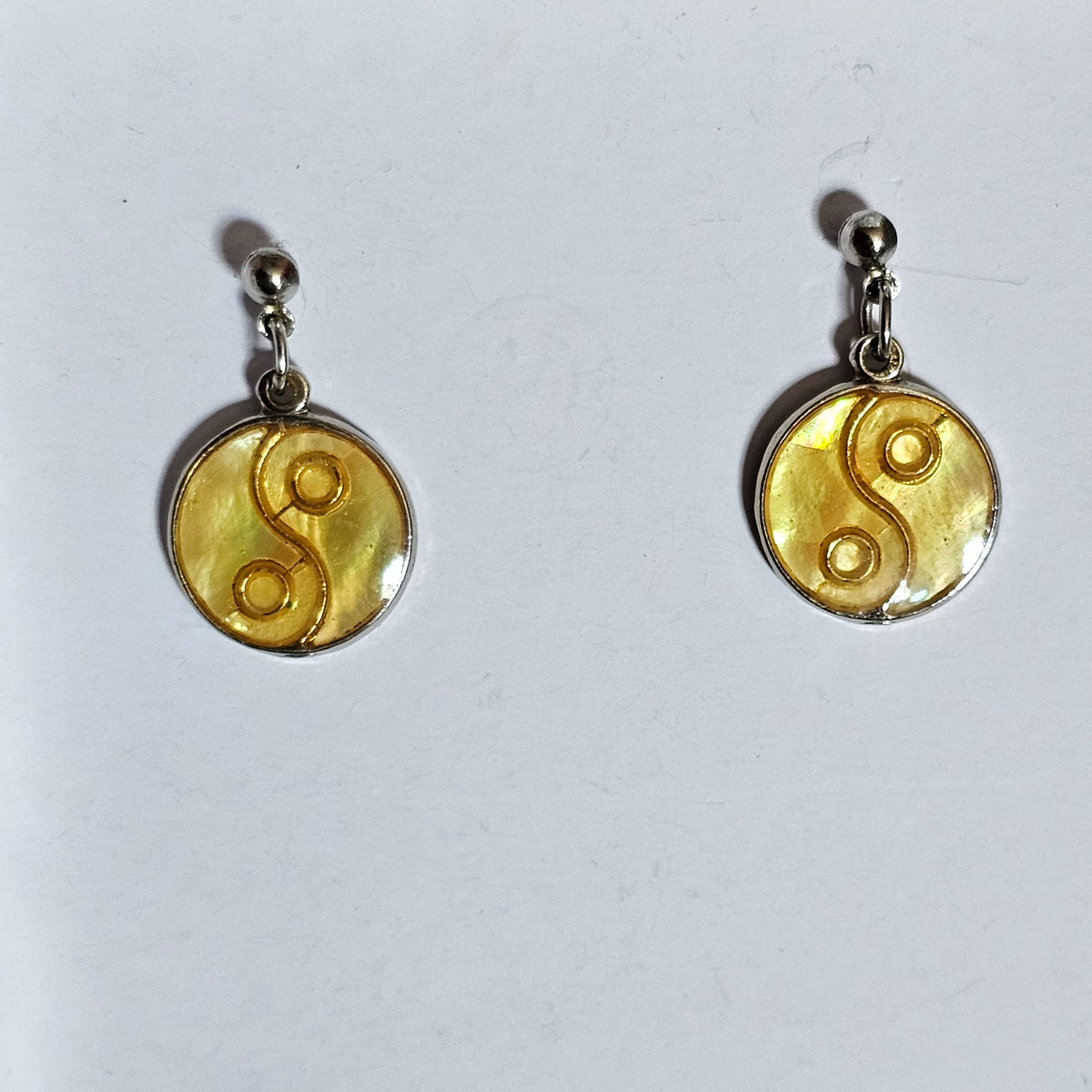 Yellow 90s Y2K Yin Yang Dangle Pierced Earrings Vintage
