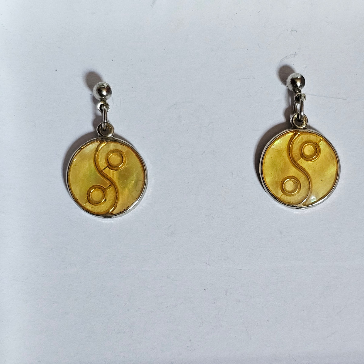 Yellow 90s Y2K Yin Yang Dangle Pierced Earrings Vintage