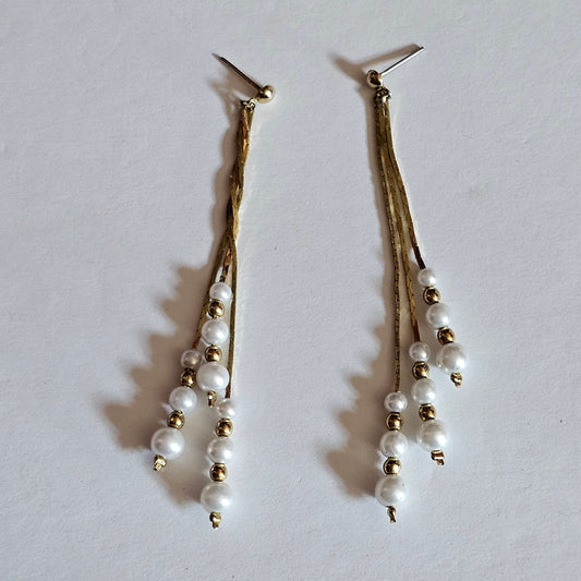 Classy Gold-tone Faux Pearl Dangle Pierced Earrings Vintage