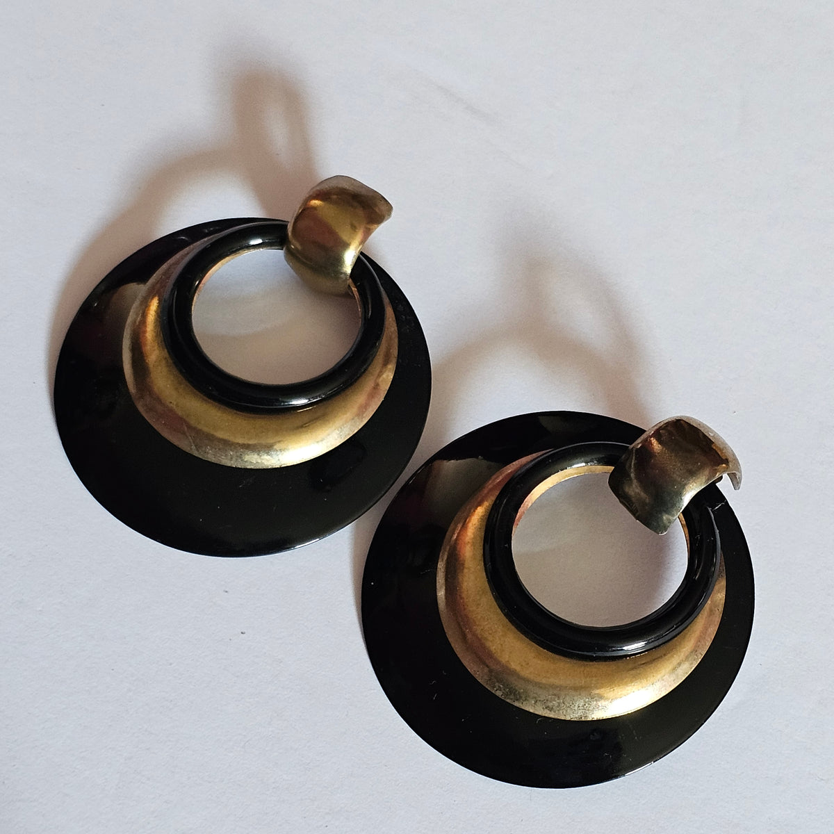 Huge Black Gold Round Cut-out Statement Earrings Pierced Vintage 1990s