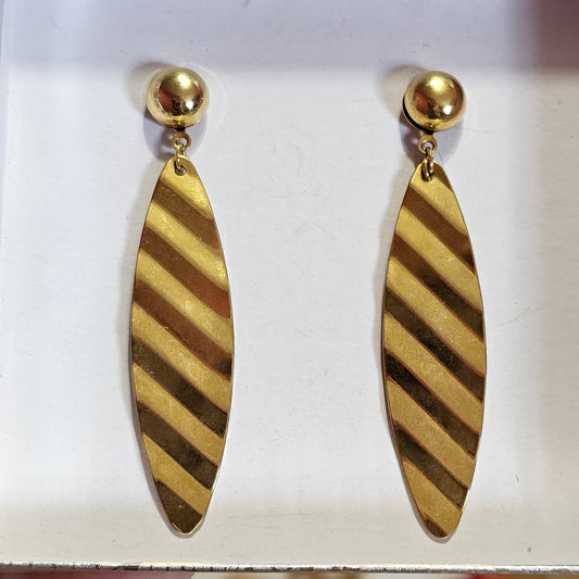 Gold-tone Crinkled Wavy Dangle Drop Pierced Vintage Earrings Classic Old Money
