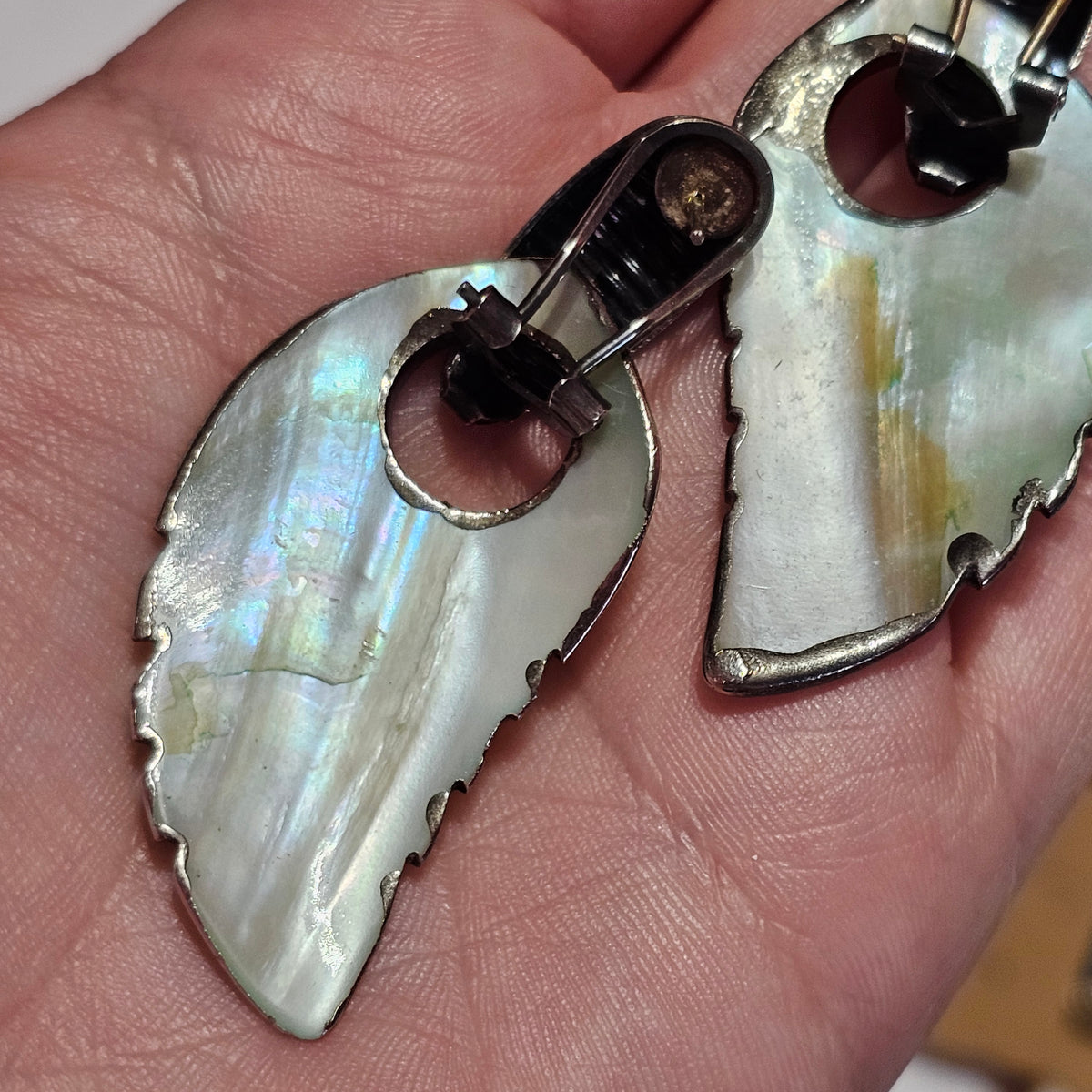 Native Bohemian Shell Leaf Dangle Pierced Earrings Vintage