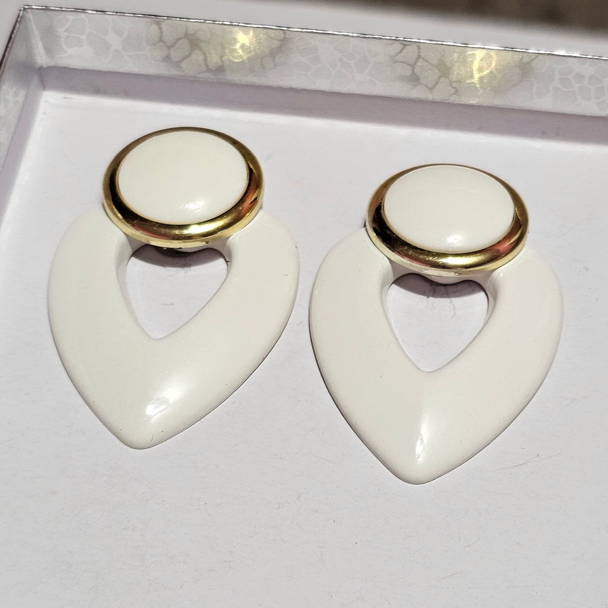 Vintage 80s White Acrylic Drop Pierced Earrings Gold-tone Accent