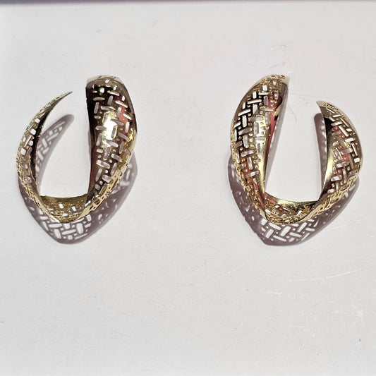 Unique Gold-tone Filigree Hoop Pierced Earrings Vintage 90s