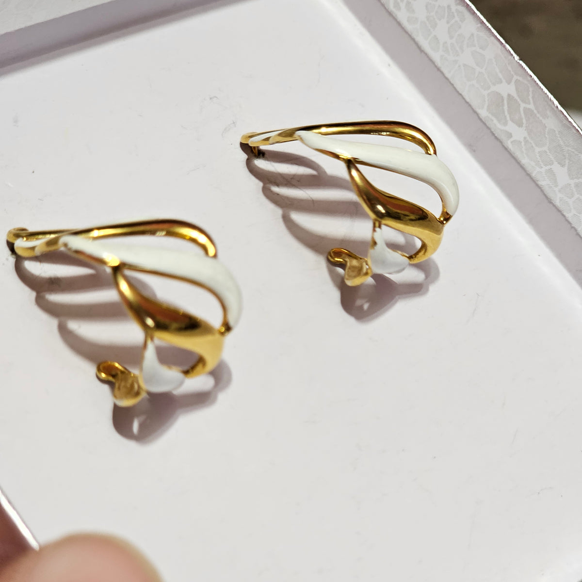 Gold-tone White Enamel Drop Pierced Classic 90s Vintage Earrings