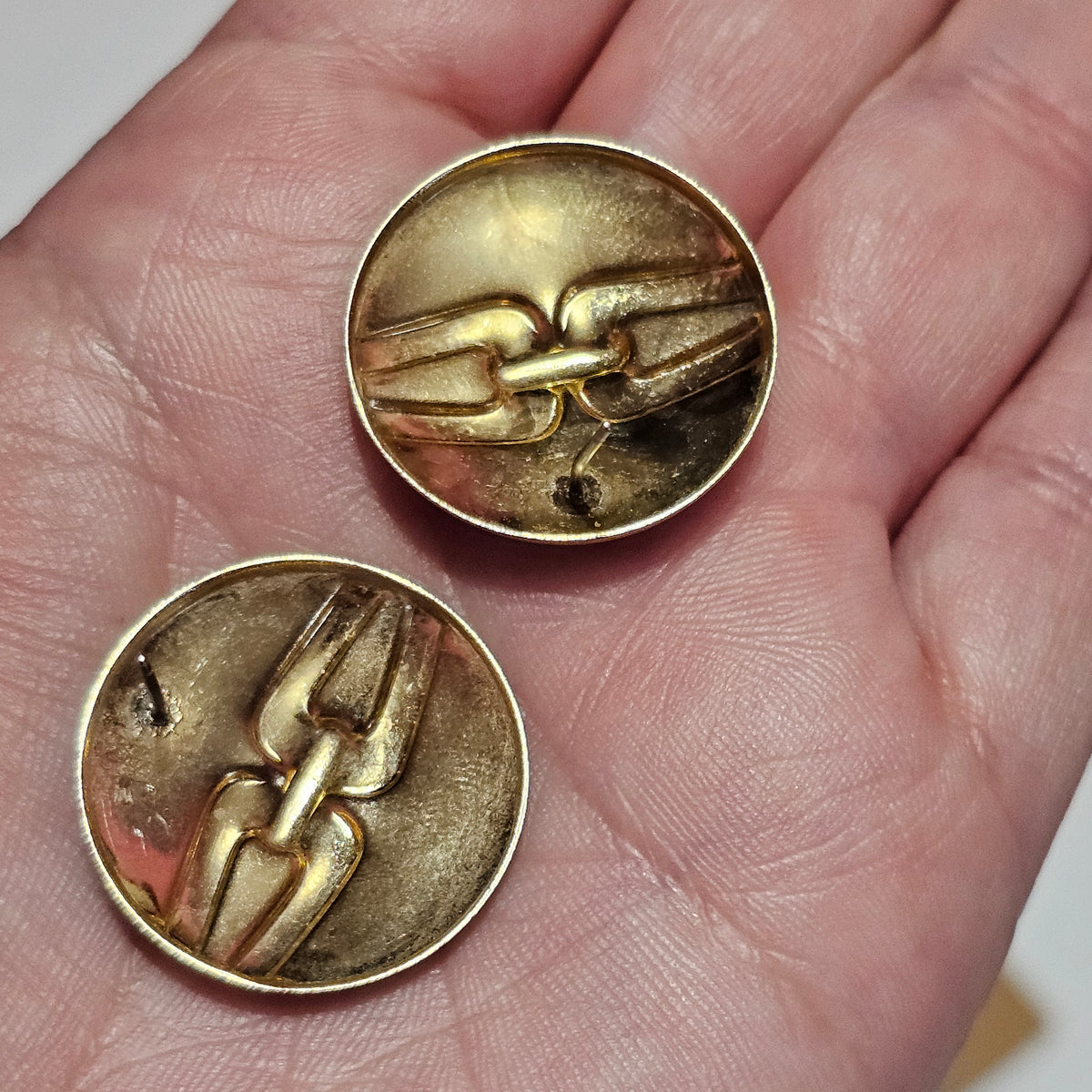 Round Button Buckle Black Gold-tone Round Pierced Earrings 90s