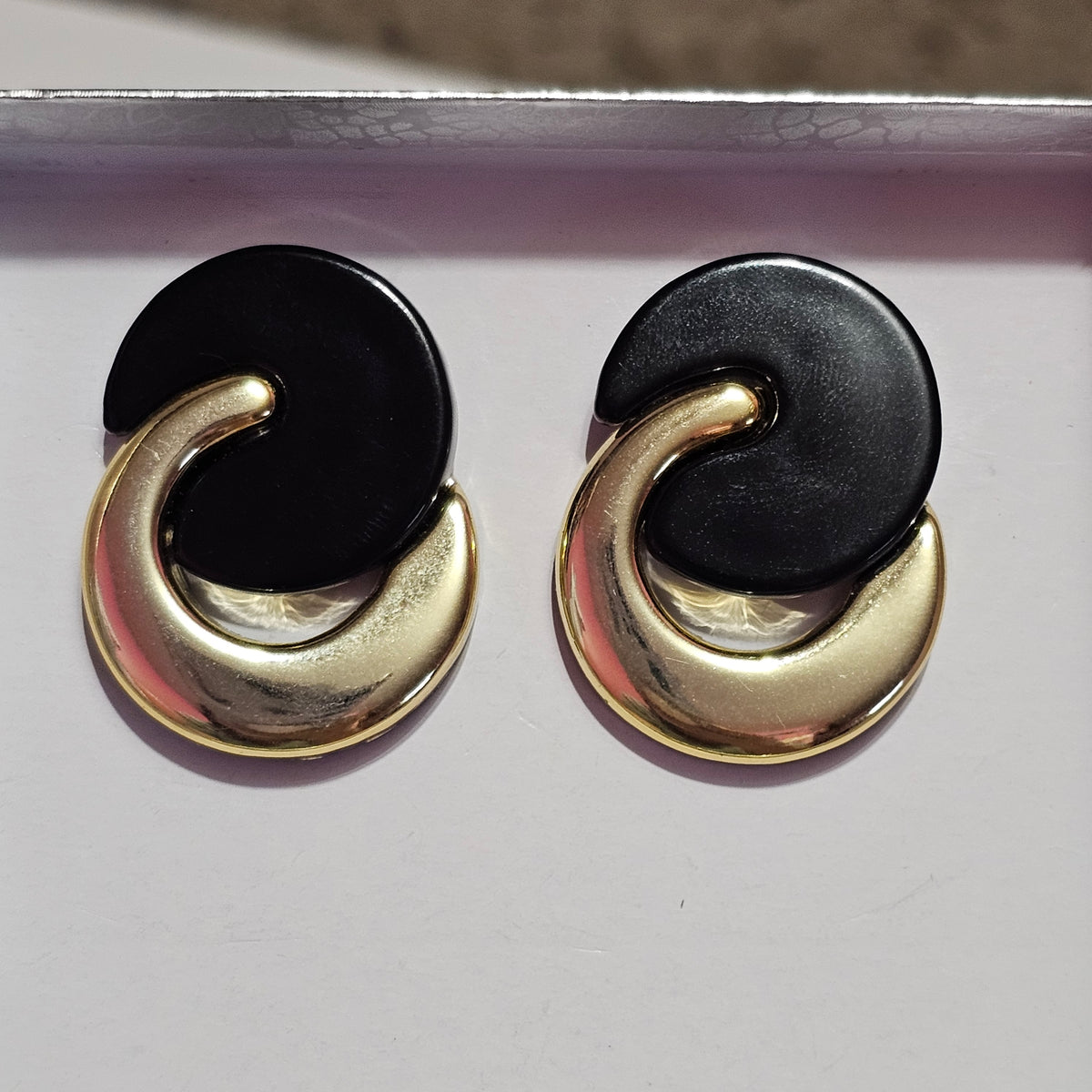 Gold-tone Black Round Disc 80s 90s Statement Earrings Vintage Pierced