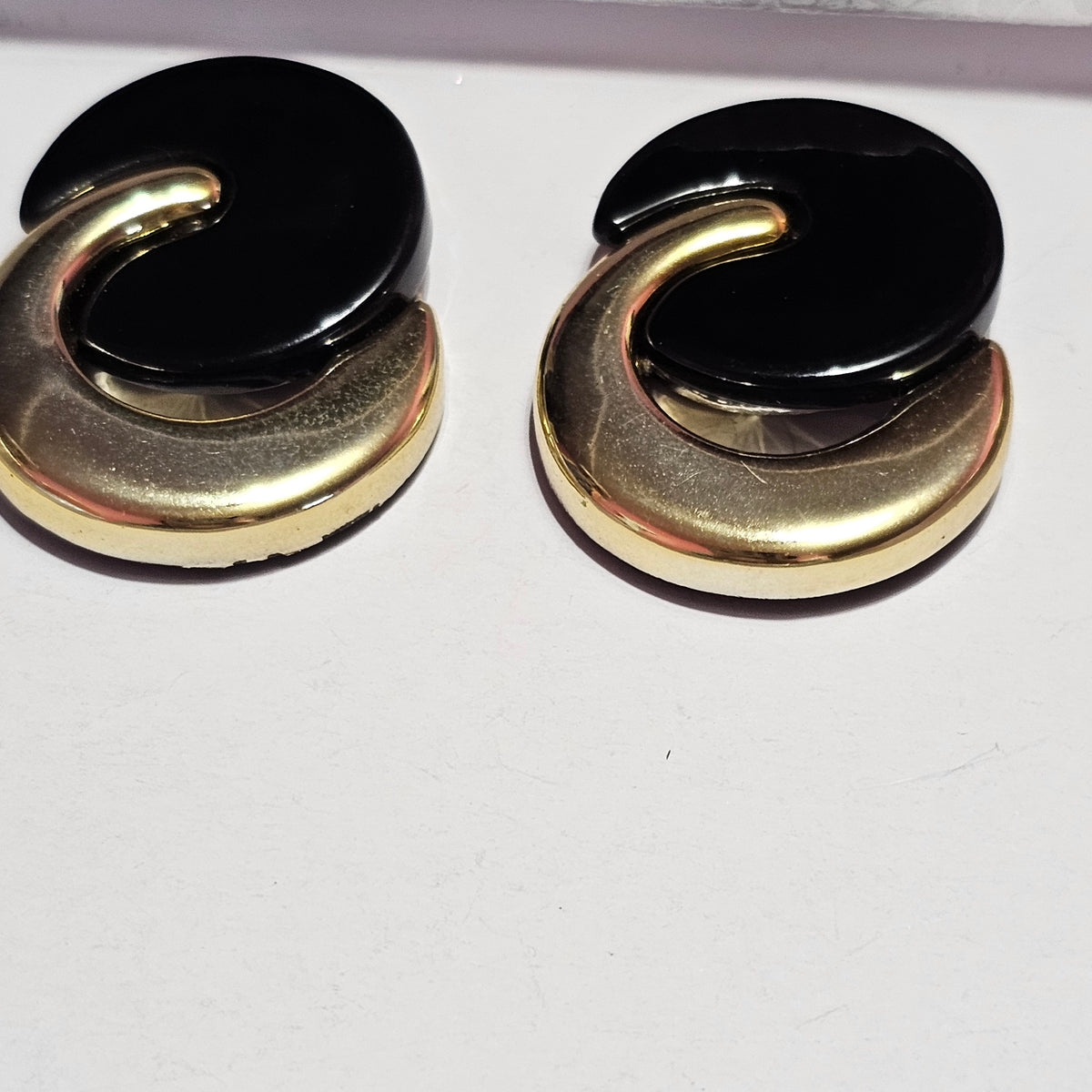 Gold-tone Black Round Disc 80s 90s Statement Earrings Vintage Pierced