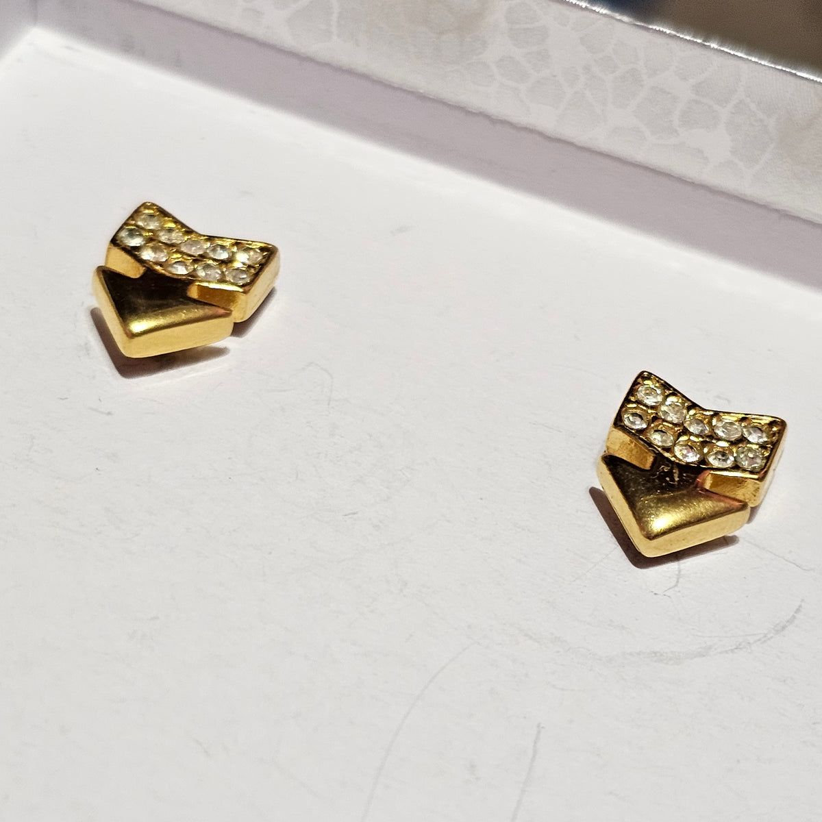 Gold-tone Crystal Pointing Arrow Pierced Earrings Vintage Statement