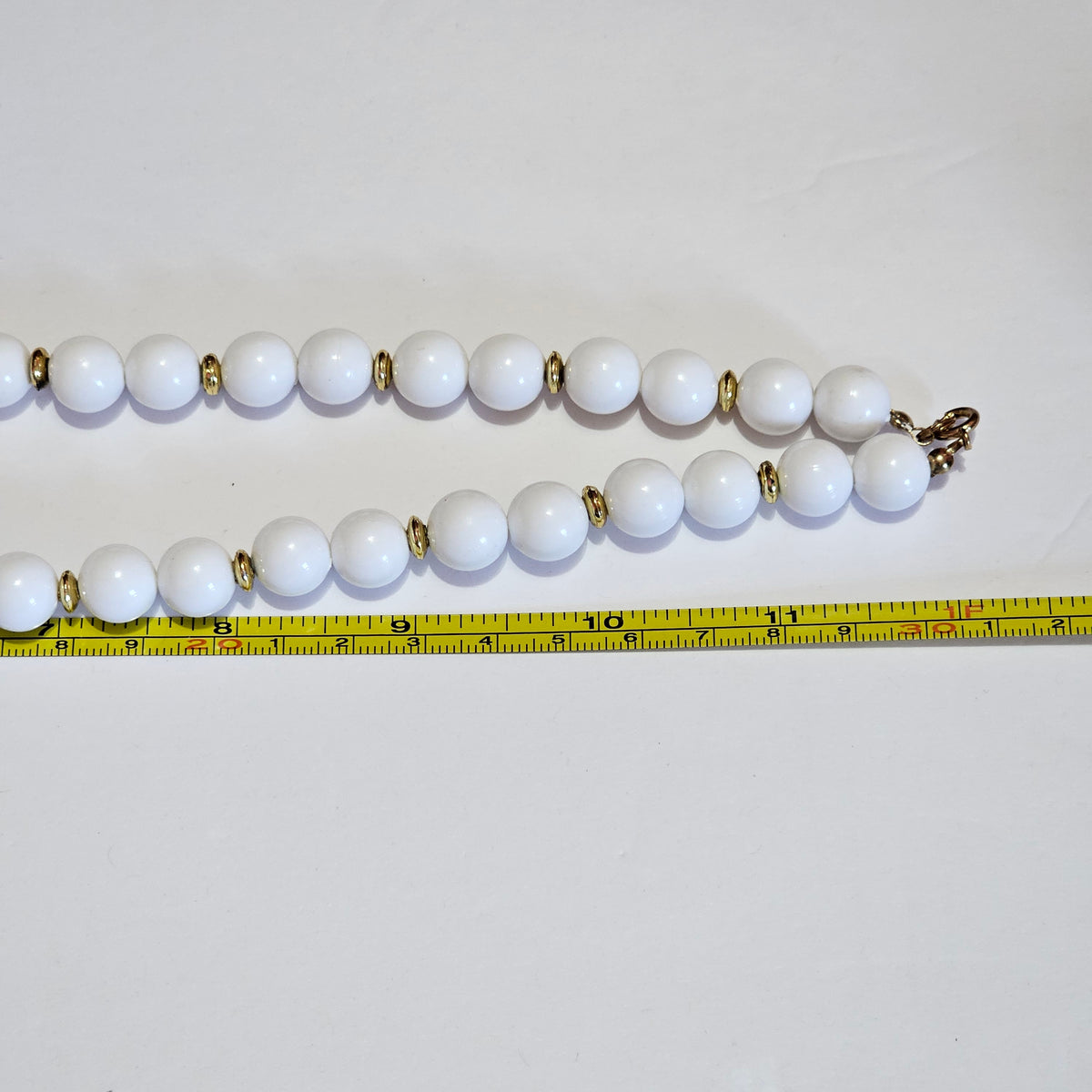 Big Round Disc White Gold-tone Chunky 80s Runway Fashion Necklace Vintage