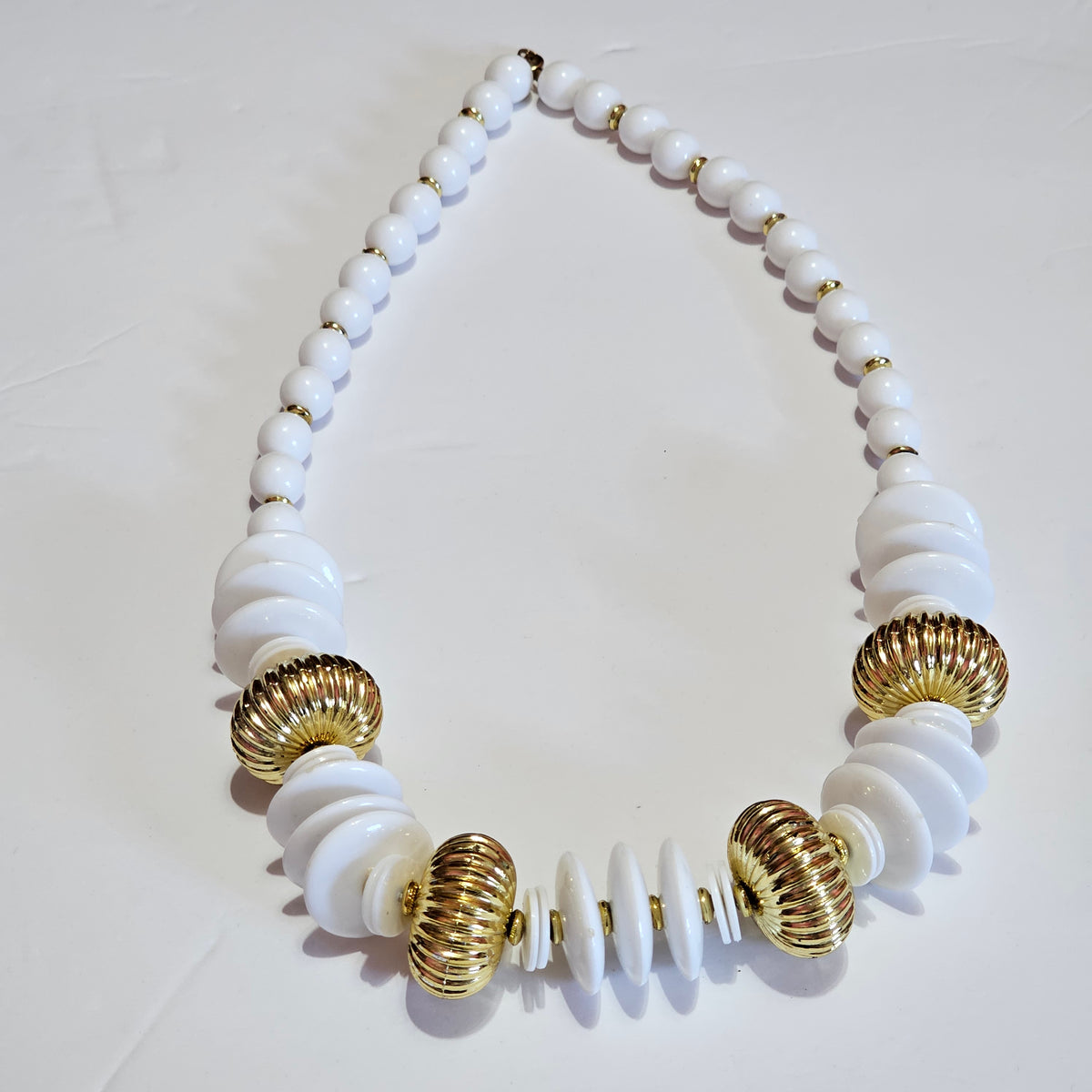 Big Round Disc White Gold-tone Chunky 80s Runway Fashion Necklace Vintage