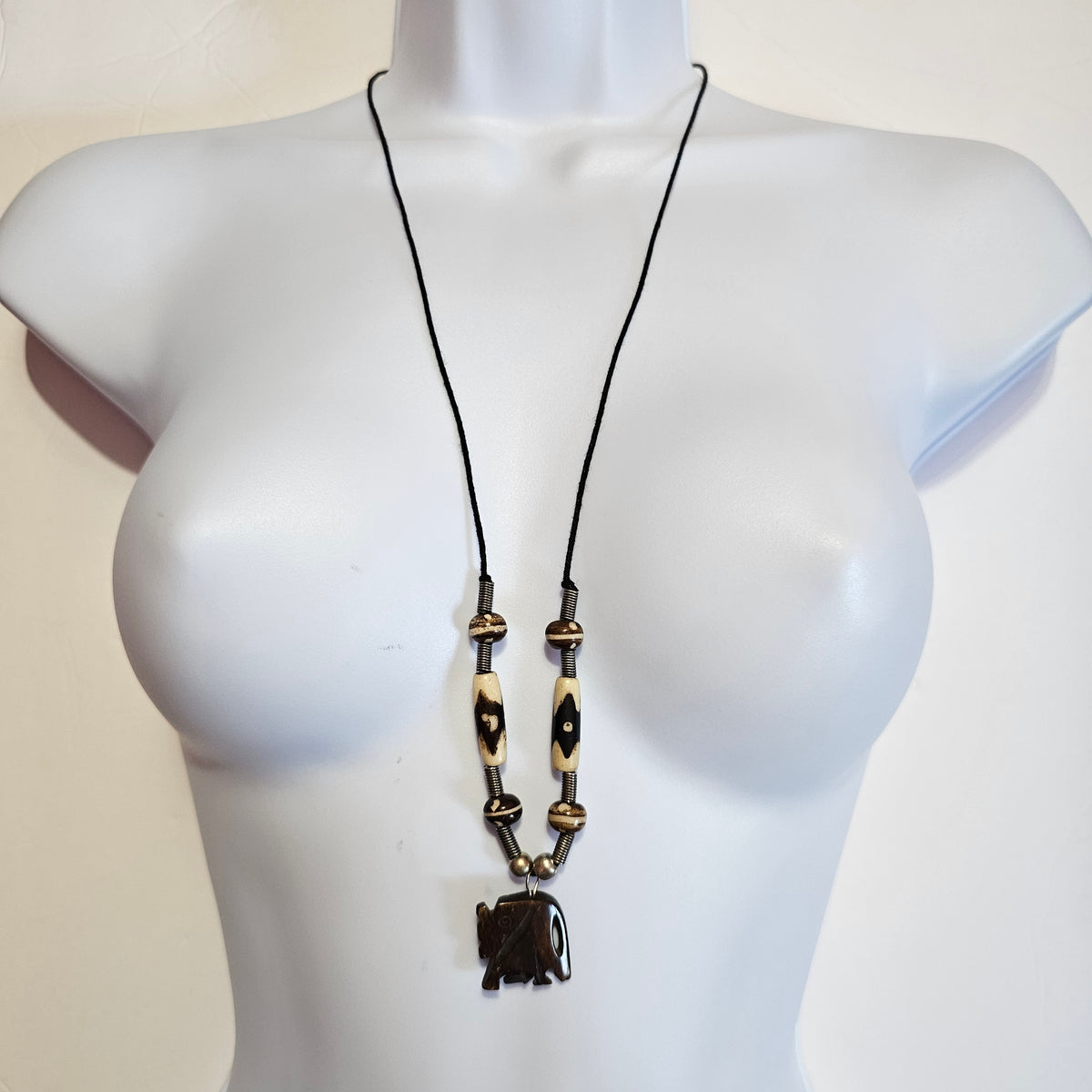 Carved Wood Bone Brown Beaded Elephant Bohemian Ethnic 90s Necklace Artisan