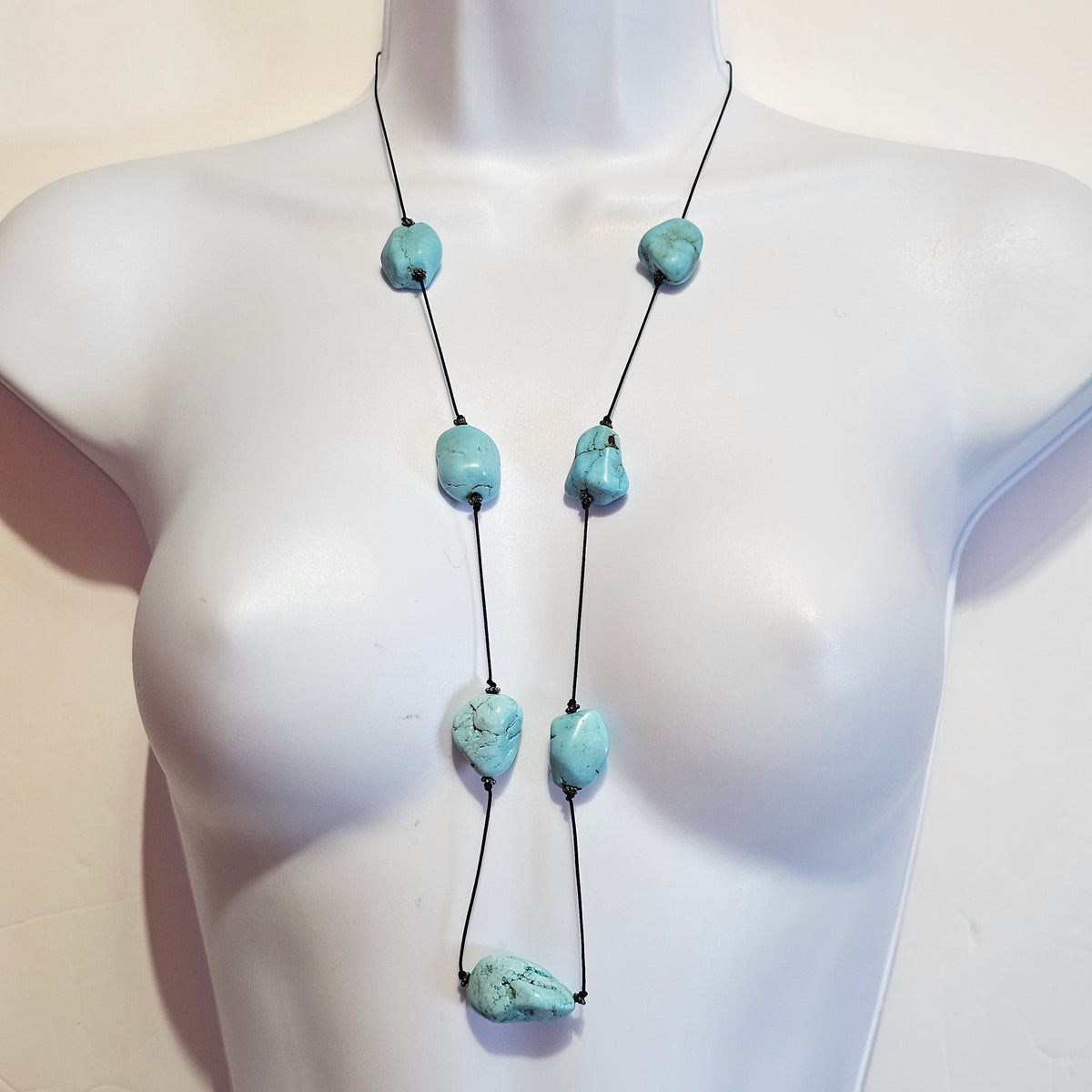 Dyed Howlite Faux Turquoise Beaded Long Station Necklace 90s