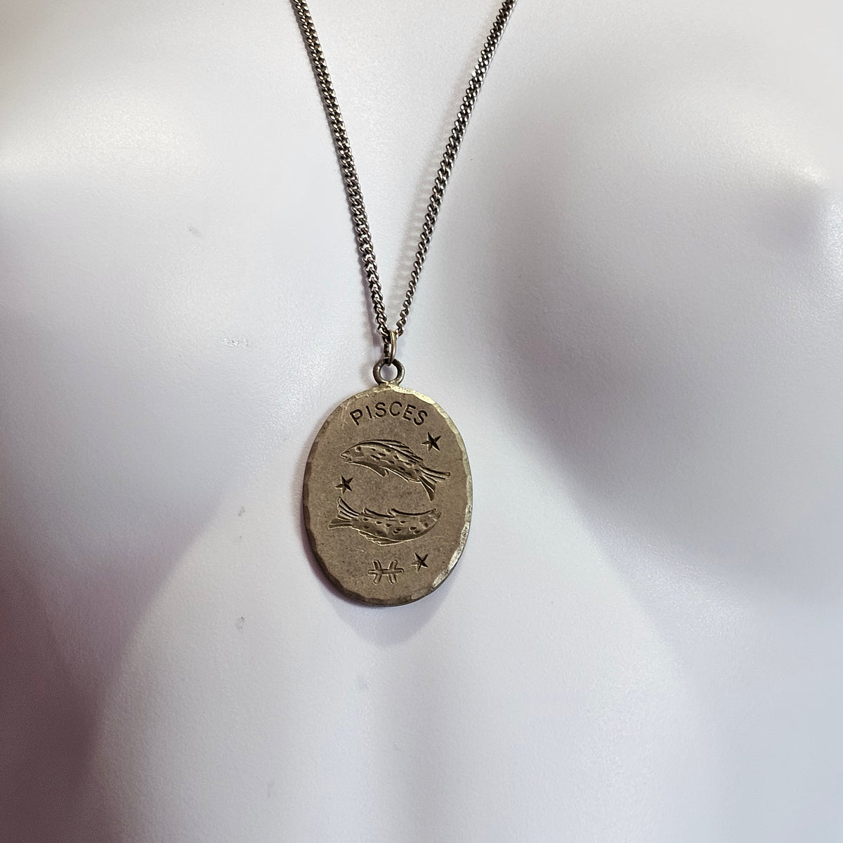 Vintage Pisces Double Fish Oval Pewter Signed Chain Necklace