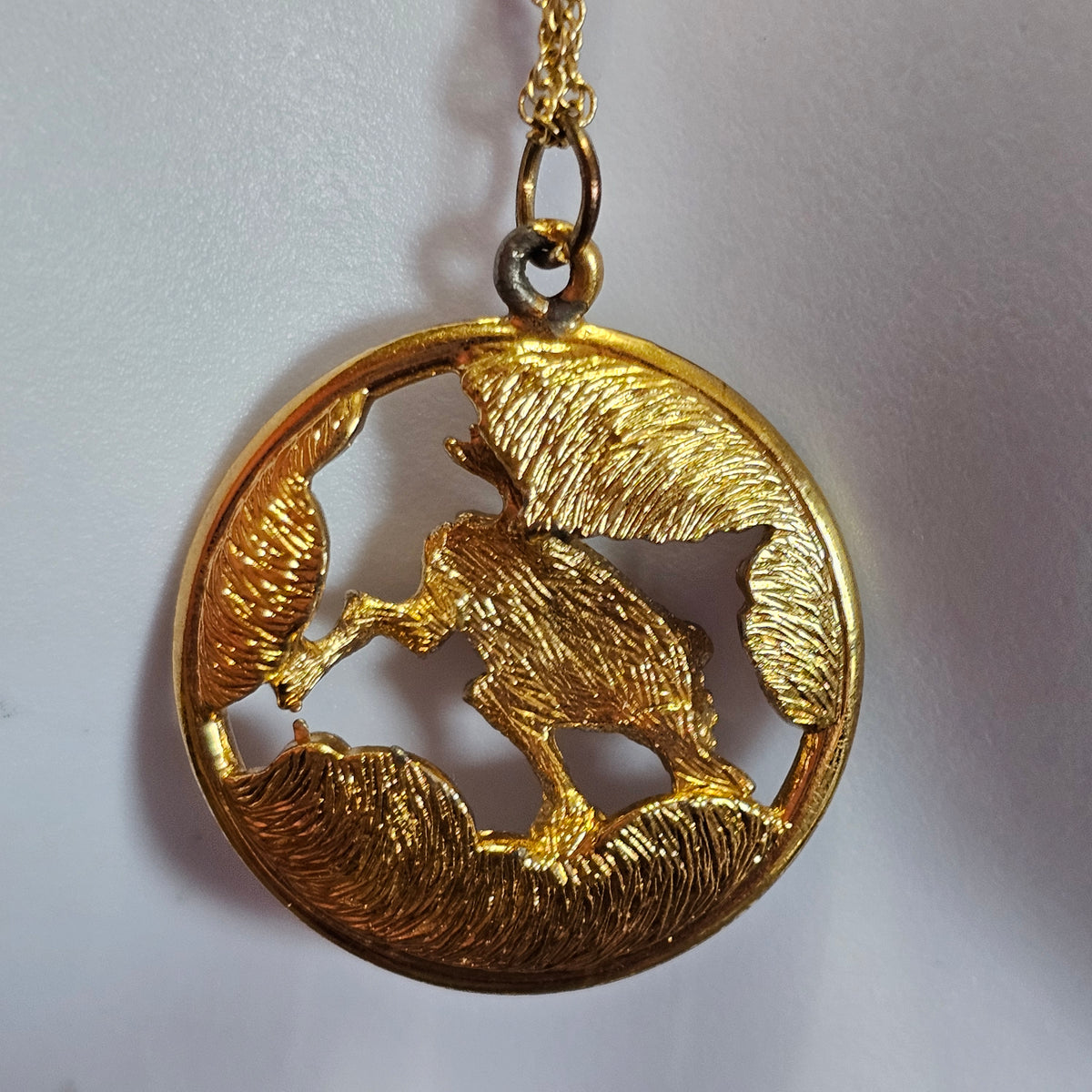 Gold-tone Cut-out Frog Pendant Chain Necklace Vintage Amphibians