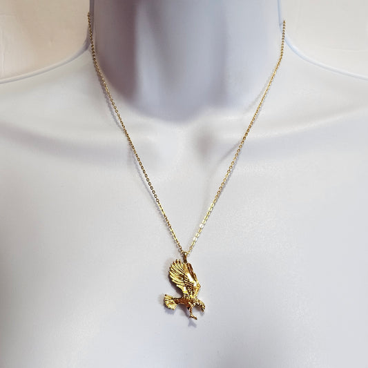 Gold-tone Diamond Cut Carved Soaring Eagle Pendant Chain Necklace Vintage