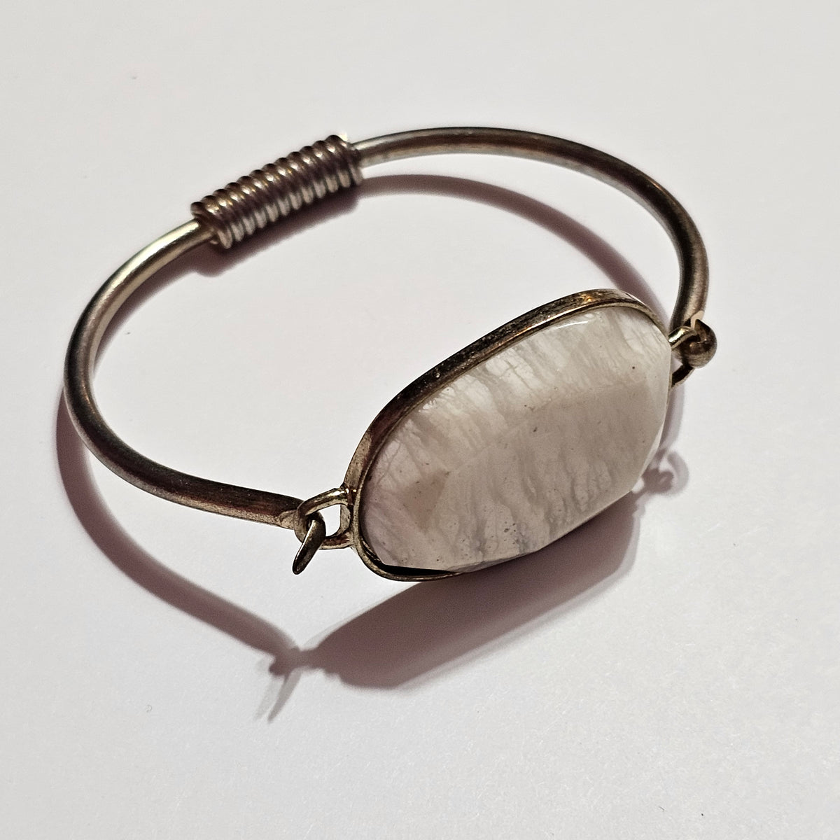 Natural Faceted Cut Stone Silver-tone Hinged Coil Bracelet Y2K Vintage