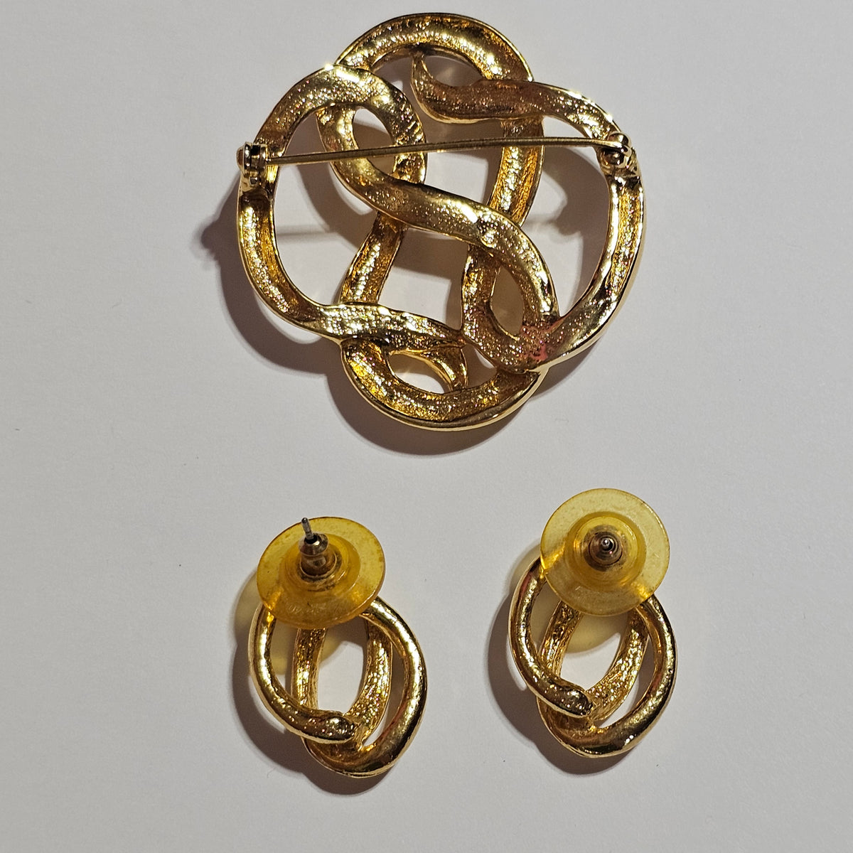 Matching Brooch and Earrings Gold-tone Swirl Interlooping Design
