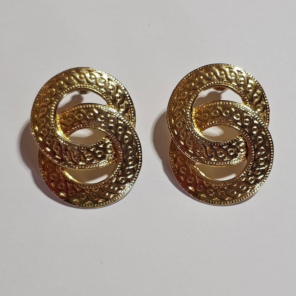 Detailed Textured Round Ring Drop Earrings Pierced Vintage Gold-tone