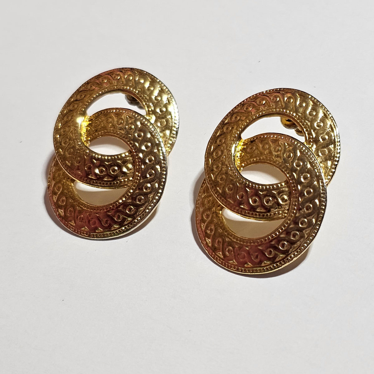 Detailed Textured Round Ring Drop Earrings Pierced Vintage Gold-tone