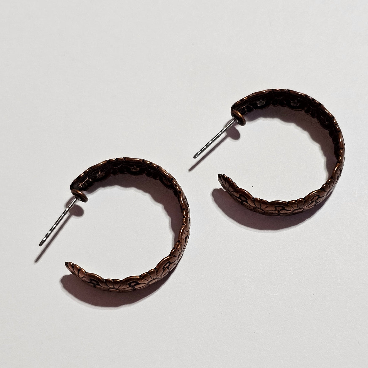 Engraved Floral Daisy Flowers Copper Hoop Pierced Earrings Vintage