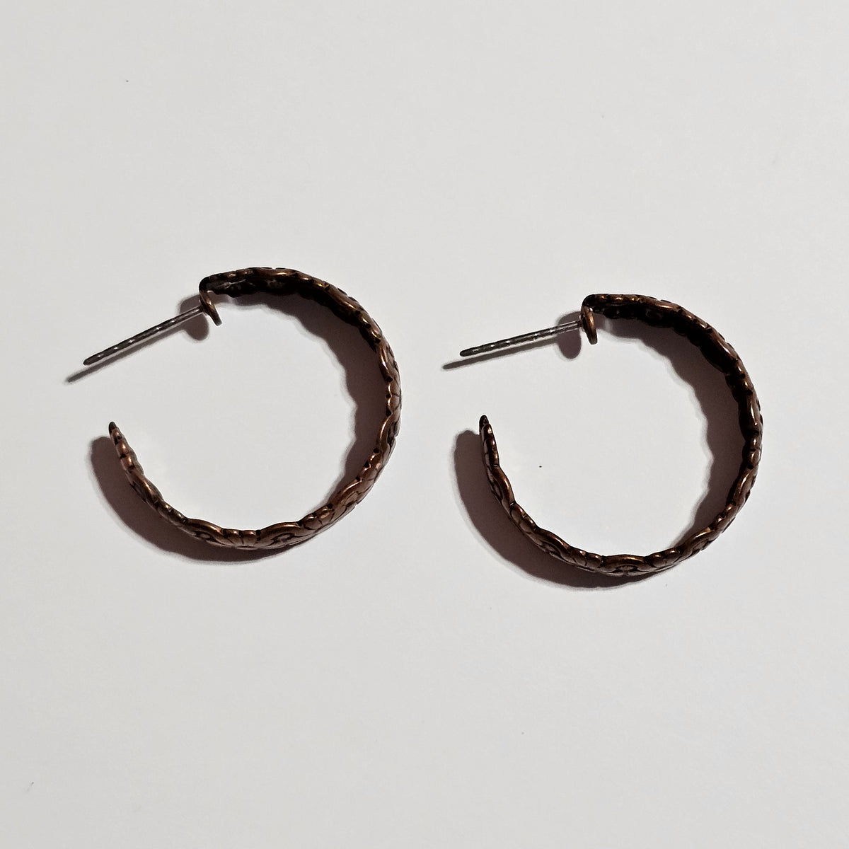 Engraved Floral Daisy Flowers Copper Hoop Pierced Earrings Vintage