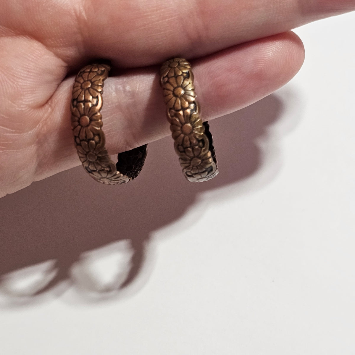 Engraved Floral Daisy Flowers Copper Hoop Pierced Earrings Vintage
