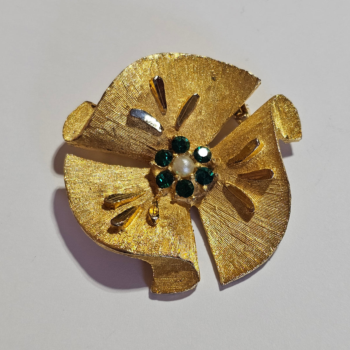 Textured Gold-tone Ribbon Flower Rhinestones Vintage Brooch