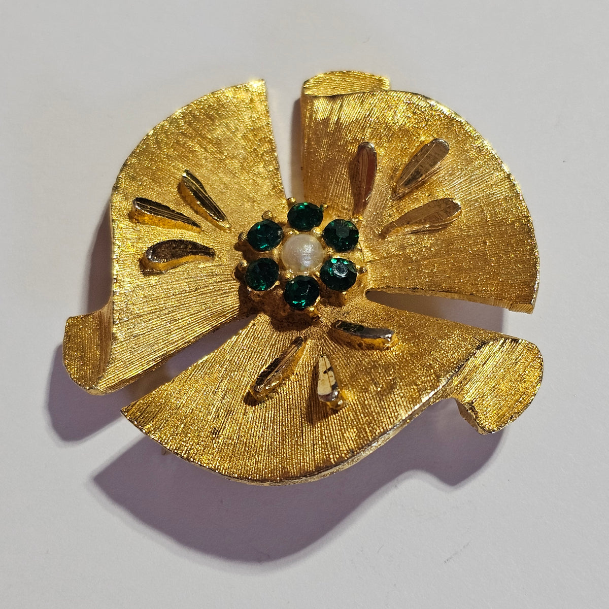 Textured Gold-tone Ribbon Flower Rhinestones Vintage Brooch